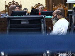 Lukas Enembe Divonis 8 Tahun Penjara, Lebih Ringan dari Tuntutan Lukas Enembe Divonis 8 Tahun Penjara, Lebih Ringan dari Tuntutan