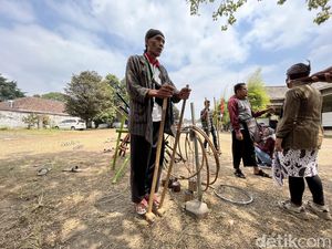 11 Macam Permainan Tradisional, Ada Egrang-Bakiak
