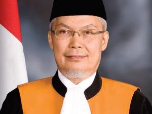 Perjuangan Warga Pertahankan Alam Pesisir: Menang di MA, Digoyang di MK