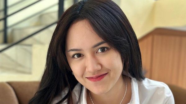 5 Potret Happy Asmara, Pedangdut Jawa Timur Fotonya Mejeng di Times Square New York