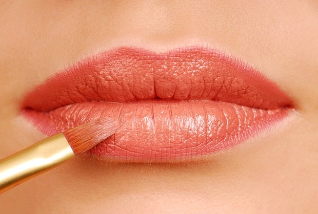 Ilustrasi lip makeup/Foto: freepik.com/valuavitaly