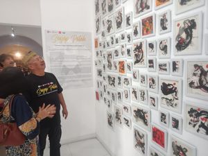 Tangan Kreatif Kasespim Polri yang Hasilkan 347 Karya Lukis Tangan Kreatif Kasespim Polri yang Hasilkan 347 Karya Lukis