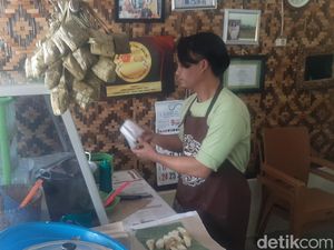Cara Pedagang Makanan Bertahan di Tengah Kenaikan Harga Beras