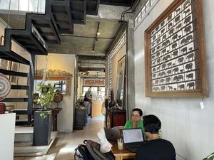 Deretan Foto Leo Antiques & Coffee, Kedai Kopi dengan Nuansa NTT di Bali Deretan Foto Leo Antiques & Coffee, Kedai Kopi dengan Nuansa NTT di Bali