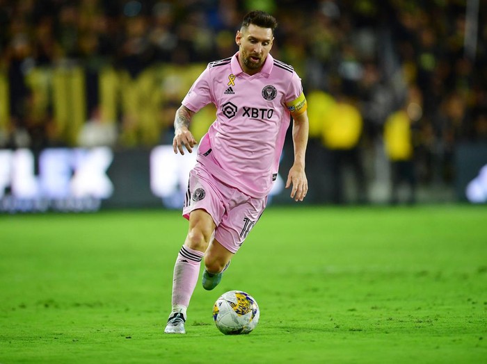 Sep 3, 2023; Los Angeles, California, USA; Inter Miami forward Lionel Messi (10) moves the ball against Los Angeles FC during the second half at BMO Stadium. Mandatory Credit: Gary A. Vasquez-USA TODAY Sports