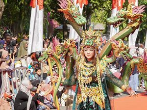 Megilan Karnaval Wujud Rama-Shinta Disambut Antusias Warga Lamongan Megilan Karnaval Wujud Rama-Shinta Disambut Antusias Warga Lamongan