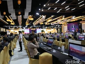 Melihat Media Center KTT ASEAN yang Bisa Menampung 2.500 Orang Melihat Media Center KTT ASEAN yang Bisa Menampung 2.500 Orang