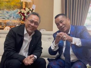 Momen Hotman Paris Dinasihati Zulkifli Hasan untuk Tak Masuk Politik Momen Hotman Paris Dinasihati Zulkifli Hasan untuk Tak Masuk Politik