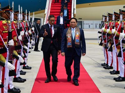 Momen Menparekraf Sandiaga Uno Sambut Kedatangan PM Vietnam