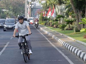 Tekan Polusi, Walkot Surabaya Wajibkan Pegawai Pemkot Naik Angkutan Umum