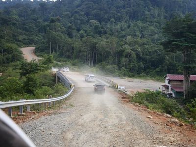 Penampakan Terkini Proyek Jalan Perbatasan Kalbar Tembus ke Kaltim 608 Km