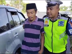 Huzaini yang Umpat-Cakar Polisi Mangkir dari Panggilan Sebagai Tersangka Huzaini yang Umpat-Cakar Polisi Mangkir dari Panggilan Sebagai Tersangka