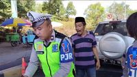 Kelakuan Pengendara Umpat-Cakar Polisi gegara Tak Terima Ditilang