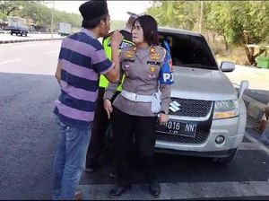 Pengendara Umpat dan Cakar Polisi di Suramadu Diduga Konsumsi Narkoba Pengendara Umpat dan Cakar Polisi di Suramadu Diduga Konsumsi Narkoba