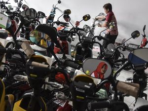 Syarat Dapat Motor Listrik Subsidi Gampang Banget, Kenapa Distribusi Masih Seret? Syarat Dapat Motor Listrik Subsidi Gampang Banget, Kenapa Distribusi Masih Seret?