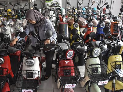 Beli Motor Listrik Pakai NIK Langsung Diskon Rp 7 Juta!