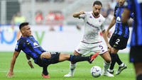 Sementara itu, Fiorentina di posisi kedelapan dengan empat poin. AP/Spada 