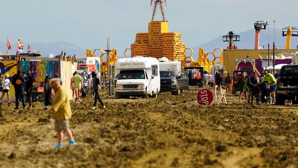 Petaka Festival Musik Gurun Burning Man, 1 Turis Tewas 70 Ribu Terjebak
