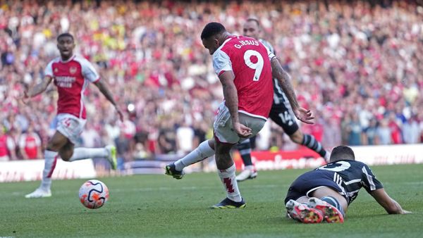 Momen Kemenangan Dramatis Arsenal Atas MU di Emirates Stadium