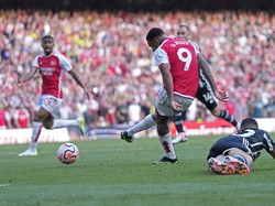 MU juga pernah dihajar Arsenal 1-3 di Emirates Stadium (AP)