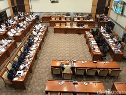 Komisi III Mulai Uji Kelayakan Calon Hakim MK