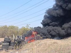 Ratusan Ban Bekas Pengaman Lapangan Tembak Kodim Klaten Hangus Terbakar