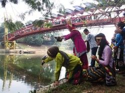 Rawat dan Ruwat Danau, Ikhtiar Bakul Budaya Merawat Alam