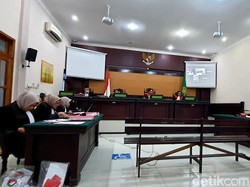 Hacker di Mojokerto Bobol Data Kartu Kredit WN Jepang Divonis 3,5 Tahun Bui