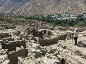 Arkeolog Temukan Situs Pemakaman Kuno di Peru, Berasal dari Era 800-1.000 M Arkeolog Temukan Situs Pemakaman Kuno di Peru, Berasal dari Era 800-1.000 M
