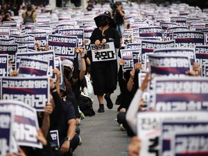 Demo di Korsel Buntut Guru SD Bunuh Diri Karena Ditindas