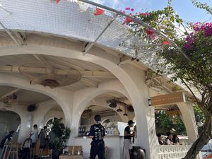 Stuja di Pantai, Kafe Estetik Pas buat Nongkrong di Tepi Pantai Semawang Sanur