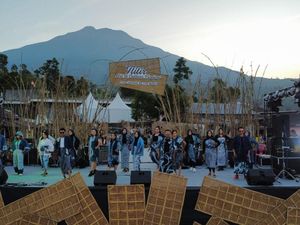 Saat Seni dan Budaya Bertemu di Festival Tlilir Kaki Gunung Sumbing Saat Seni dan Budaya Bertemu di Festival Tlilir Kaki Gunung Sumbing