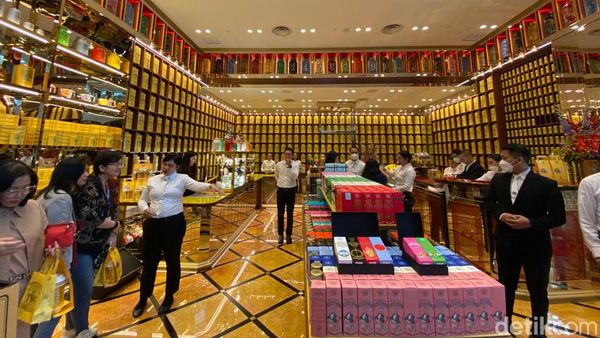 Butik Teh Mewah Ini Punya Ratusan Varian Teh yang Nikmat