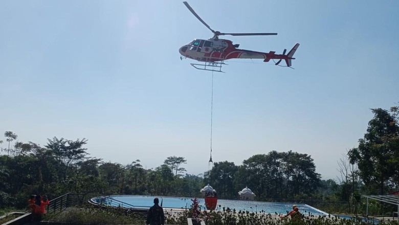 Satu Heli Lagi Didatangkan Bantu Padamkan Kebakaran di Gunung Arjuno
