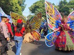 Antusiasme Warga Melihat Karnaval-Konser Musik West Java Festival 2023