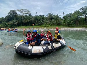 Sensasi Arung Jeram di Sei Binge Langkat, Seru dan Menegangkan Sensasi Arung Jeram di Sei Binge Langkat, Seru dan Menegangkan
