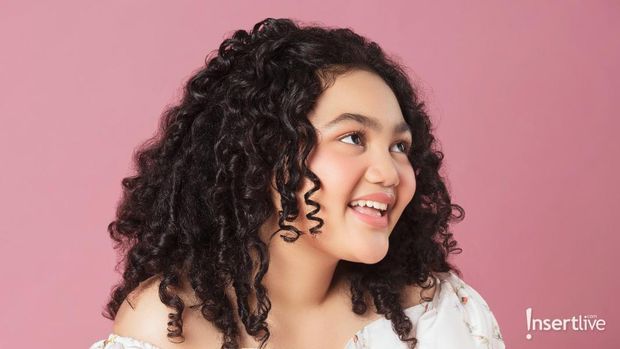 Amora Lemos merilis single teranyatnya yang berjudul Selalu Bersama pada 5 September 2023. Selalu Bersama menceritakan janji setianya untuk para sahabat yang telah memberikan warna indah di hidupnya.