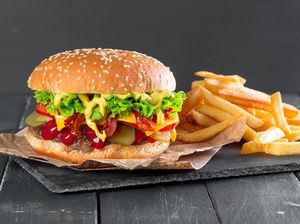 4 Fakta Blenger Burger, Gerai Burger Lokal yang Lagi Ramai Dibicarakan 4 Fakta Blenger Burger, Gerai Burger Lokal yang Lagi Ramai Dibicarakan