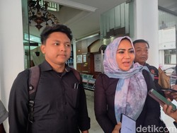 Diperiksa 6,5 Jam, Ketua Forum Peduli UNS Serahkan Bukti Baru Dugaan Korupsi