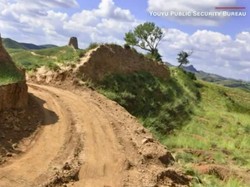Great Wall China Hampir Bolong, 2 Warga Bikin Jalan Pintas Untuk Ekskavator