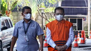 Hasbi Hasan Berompi Tahanan dan Tangan Diborgol
