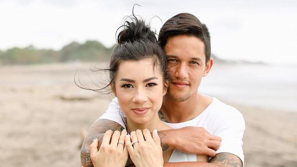 8 Foto Jennifer Bachdim Kini Kerja Cari Nafkah Usai Suaminya Nganggur