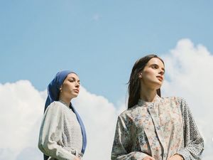 Fashion Show di London Saat Ada Gelombang Panas, Brand Lokal Pakai Bahan Ini Fashion Show di London Saat Ada Gelombang Panas, Brand Lokal Pakai Bahan Ini