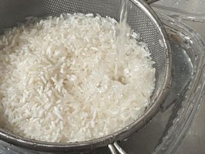 Sebelum Dimasak, Beras Perlu Dicuci atau Tidak Ya? Begini Pendapat Ahli Sebelum Dimasak, Beras Perlu Dicuci atau Tidak Ya? Begini Pendapat Ahli