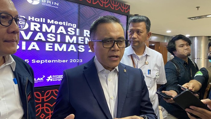 Menpan RB Azwar Anas (Devi-detikcom) Menpan RB Azwar Anas (Devi-detikcom)