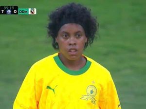 Viral Pesepakbola Putri Miche Minnies, Mirip Banget Ronaldinho!