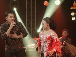 Lirik Lagu Cinta Tak Terpisahkan Niken Salindry feat Masdddho