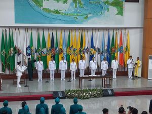 Momen Tito Lantik 9 Pj Gubernur, Ada Bey Machmudin hingga Nana Sudjana Momen Tito Lantik 9 Pj Gubernur, Ada Bey Machmudin hingga Nana Sudjana