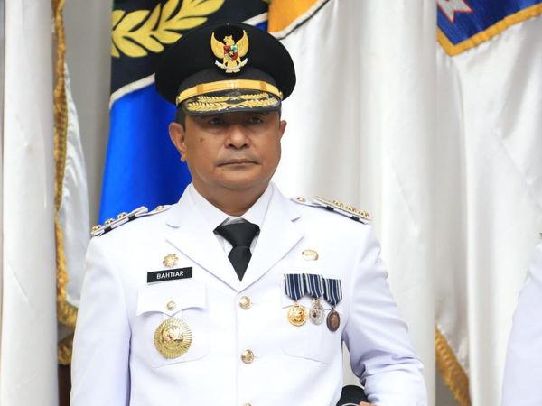 Potret Bahtiar Dilantik Mendagri Tito Karnavian Jadi Pj Gubernur Sulsel