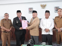 Bupati Dairi Sampaikan Nota Pengantar Perubahan KUA dan PPAS 2023